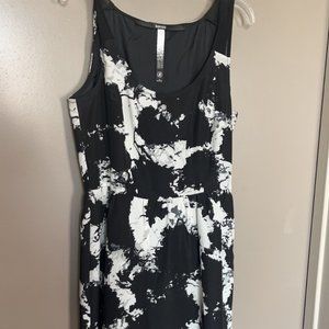 NEW - Kensie Black & White Abstract Dress; Sz: S